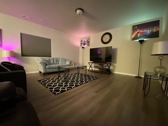 Foto del edificio - Immaculate 4 Bed 3 Bath Home Near Fort Car...