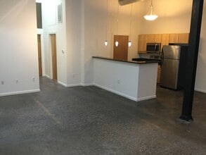 Building Photo - 1101 W Marshall St