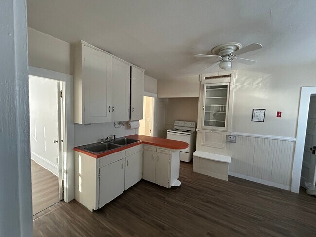 Foto del edificio - 909 Centre St