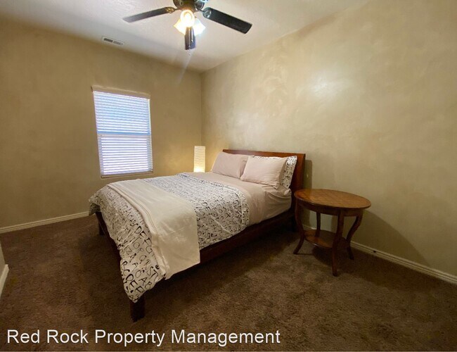 Foto del edificio - 4 br, 2 bath House - 236  E Stonehedge Dr