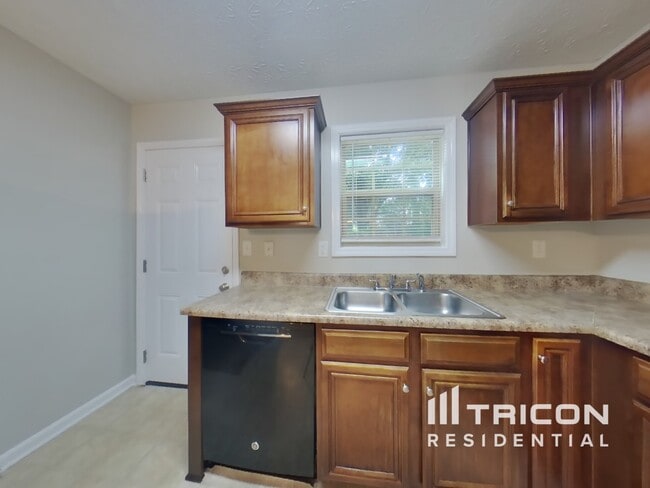 Building Photo - 1028 Weatherwood Pl NE