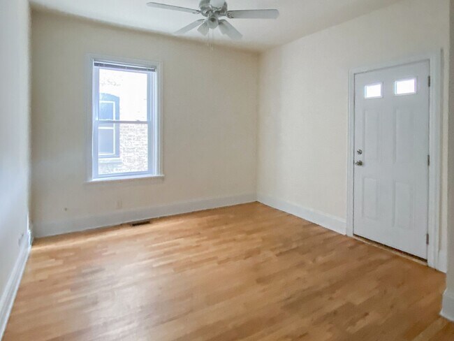 Foto del edificio - 3820 N Sheffield Ave