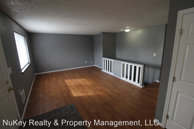 Building Photo - 6028 N Lacey St