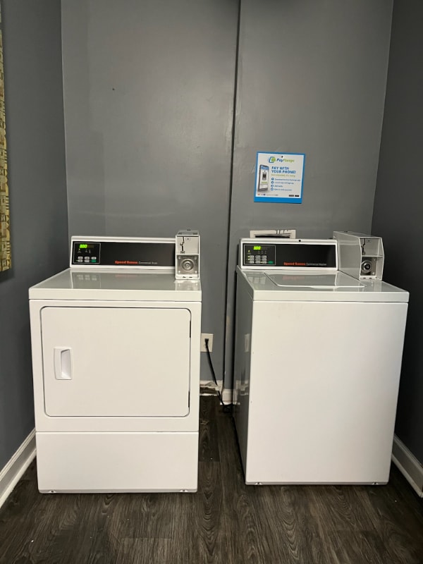 Photo - 810 Parsons St SW House