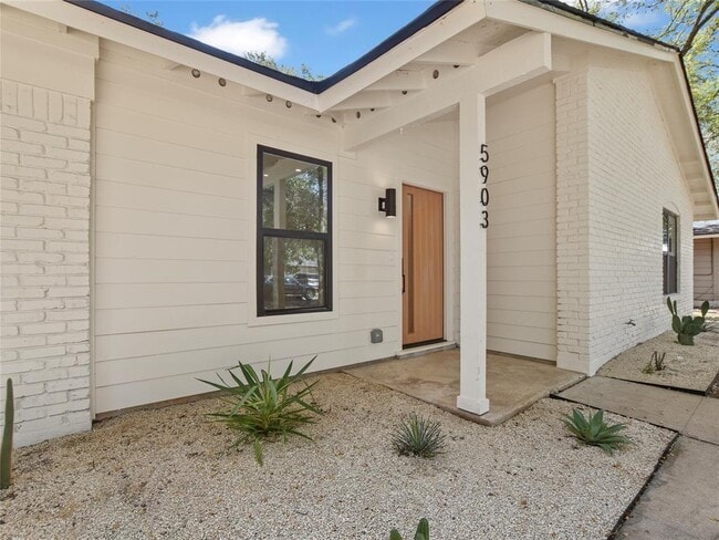 Building Photo - 5903 Gateshead Dr