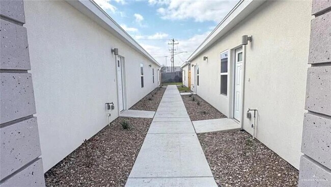 Foto del edificio - 4301 Walnut Ave