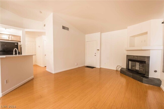 Foto del edificio - 368 Manti Pl