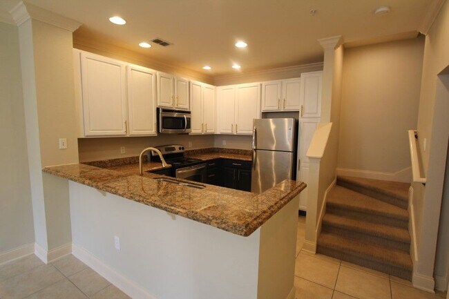 Building Photo - 2834 Bella Vista dr