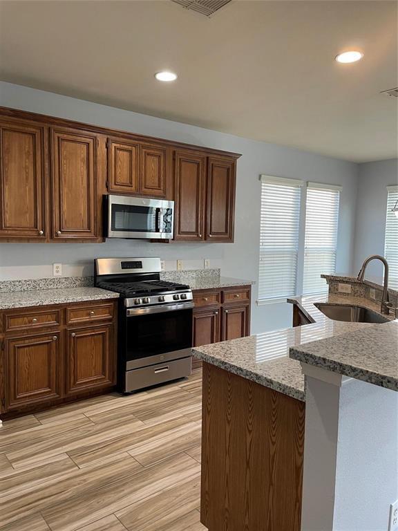 Foto del edificio - 12910 Redbud Shores Ln