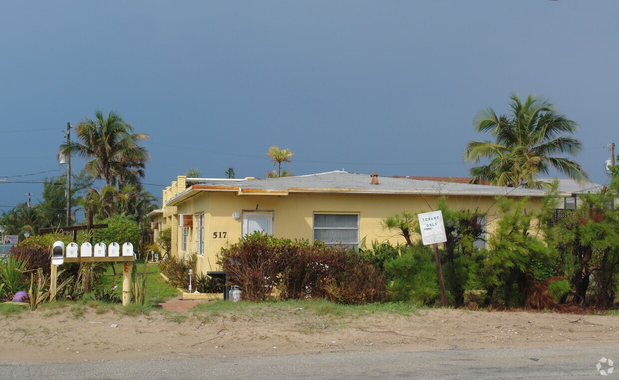 Building Photo - 517 Briny Ave