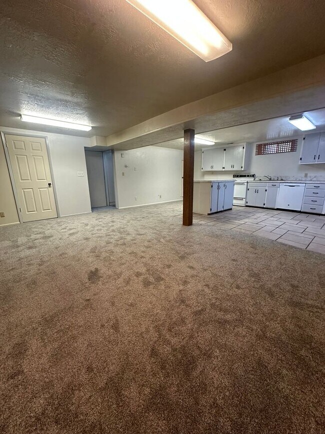 Building Photo - 3429 Quincy Ave