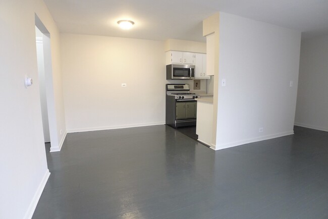 Building Photo - 142 Asbury Ave