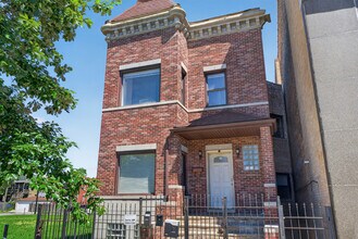 Building Photo - 3354 W Jackson Blvd
