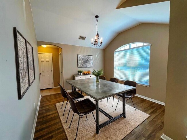 Foto del edificio - 145 Amber Ash Dr