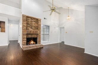 Building Photo - 10627 Tall Oak Dr