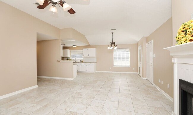 Building Photo - 22407 Rainfern Dr