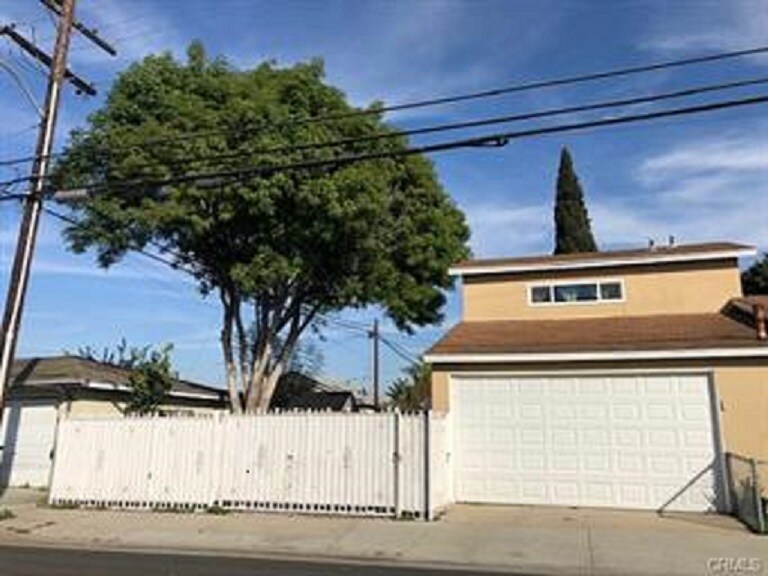 Studio above garage - 16020 Firmona Ave