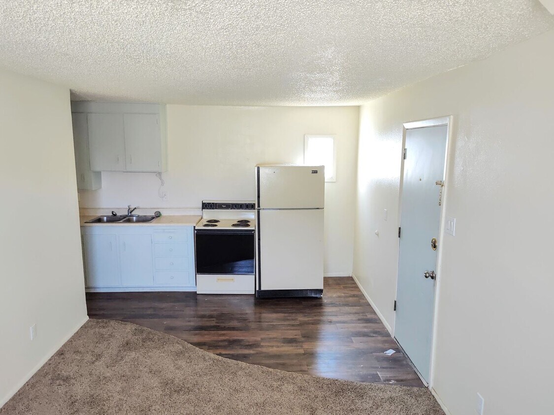 2320 S Solano Dr Unit B, Las Cruces, NM 88001 - Room for Rent in Las Cruces,  NM | Apartments.com