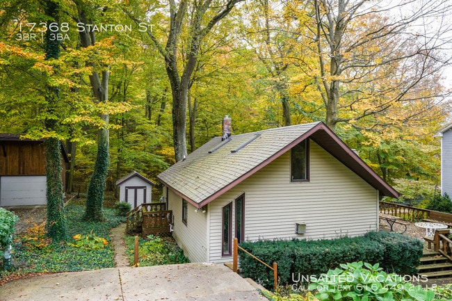 Building Photo - Adorable West Olive cottage home near Lake...
