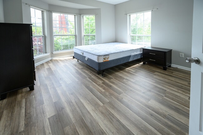 Photo - 236 Warren St Townhome