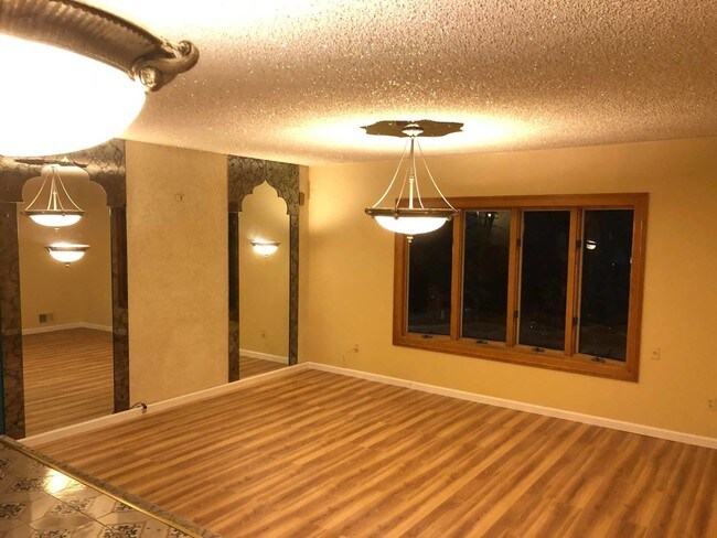Building Photo - 289 Merrymount St