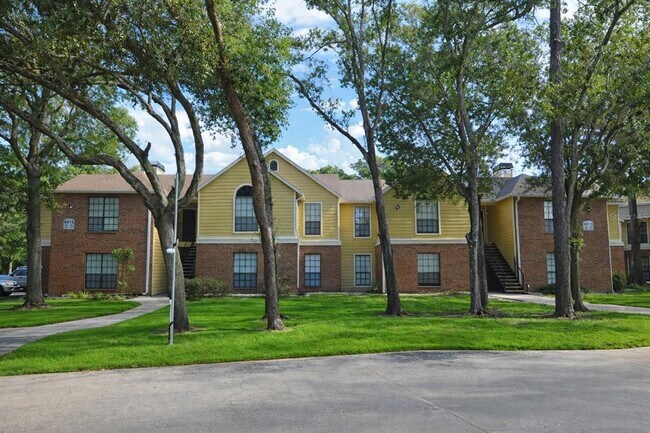 Foto del edificio - 8613 Mallard Reserve Dr