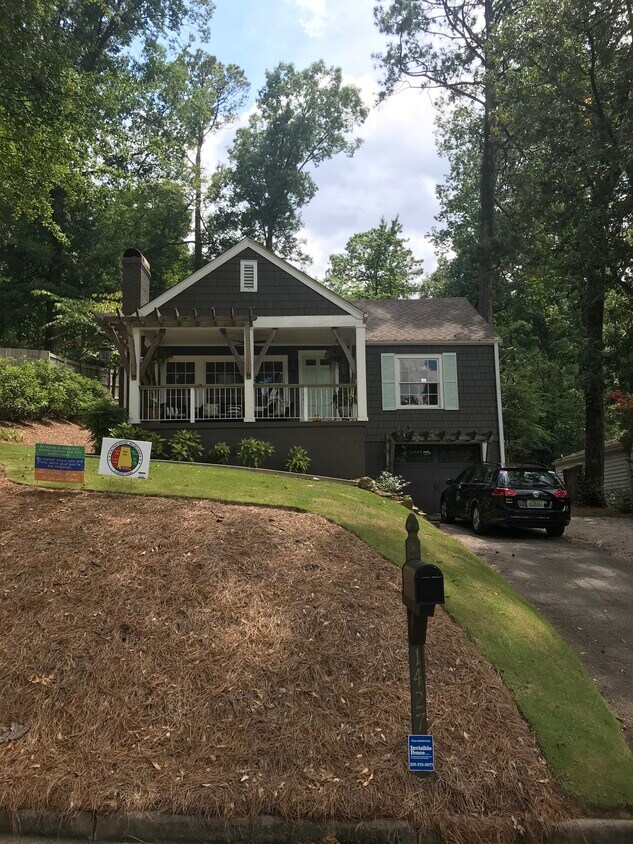 Front Entry - 1427 Melrose Pl