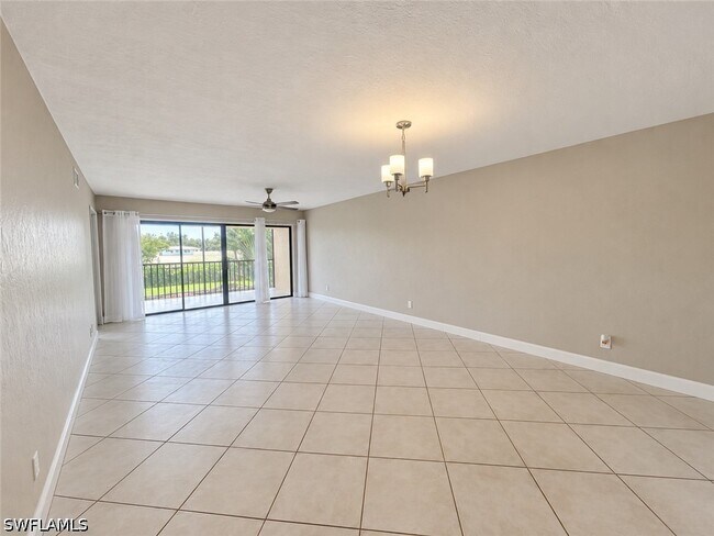 Building Photo - 700 Valley Stream Dr