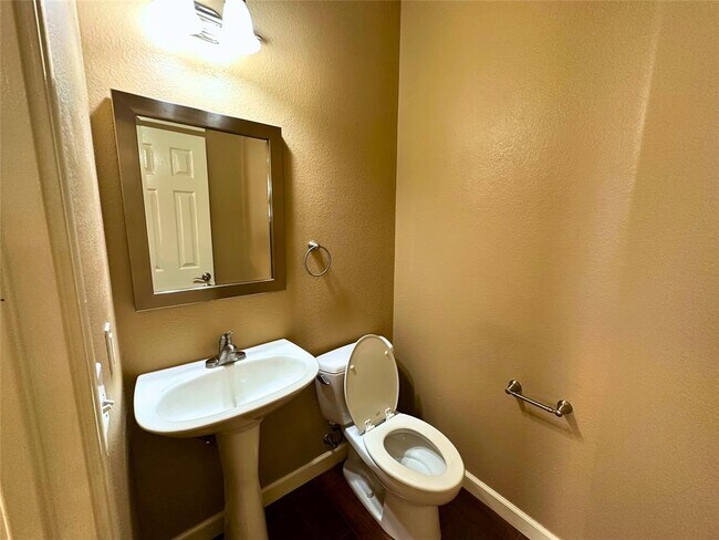 Building Photo - 16827 Cranston Dr