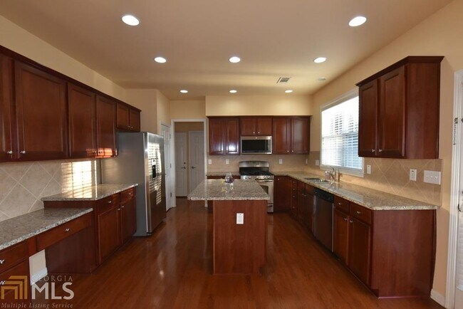 Building Photo - 565 Cricklewood Dr