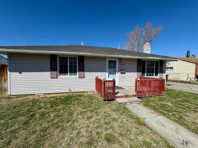 Building Photo - 1280 Cathryn Ave