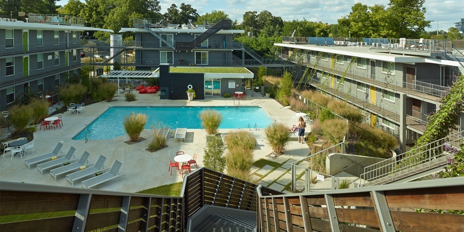 Maravillosas vistas a la piscina - Eco Modern Flats