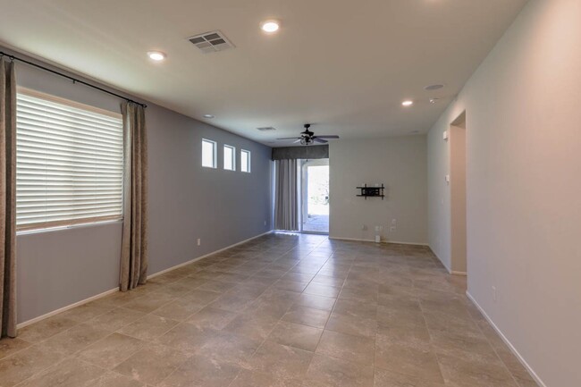 Foto del edificio - 3 Bedroom North Las Vegas Gated Community