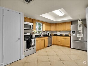 Building Photo - 1536 Alhambra Dr