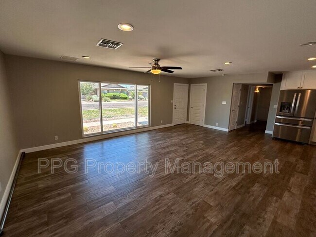 Building Photo - 2119 N 68th Pl