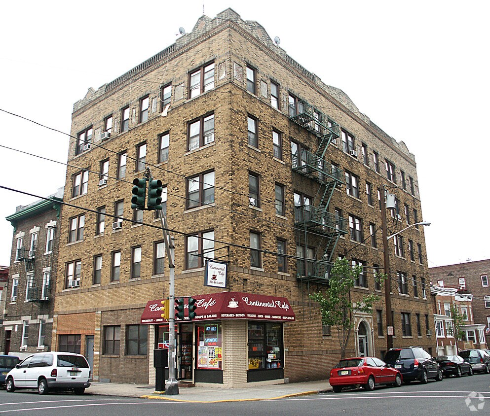 Building Photo - West Broadway Condos