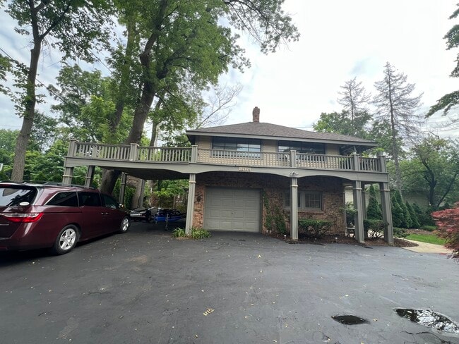 Building Photo - 3240 Pine Lake Rd