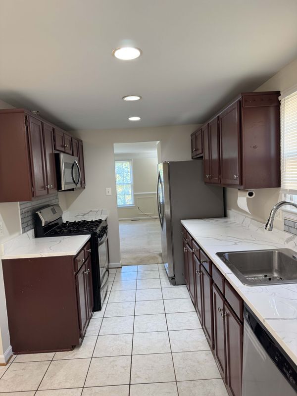 Building Photo - 14458 Black Horse Ct