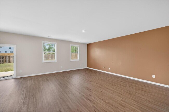 Foto del edificio - Like-New Harlem Home!