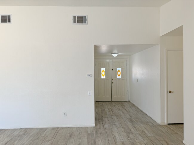 Foto del edificio - 14957 Mandan Rd