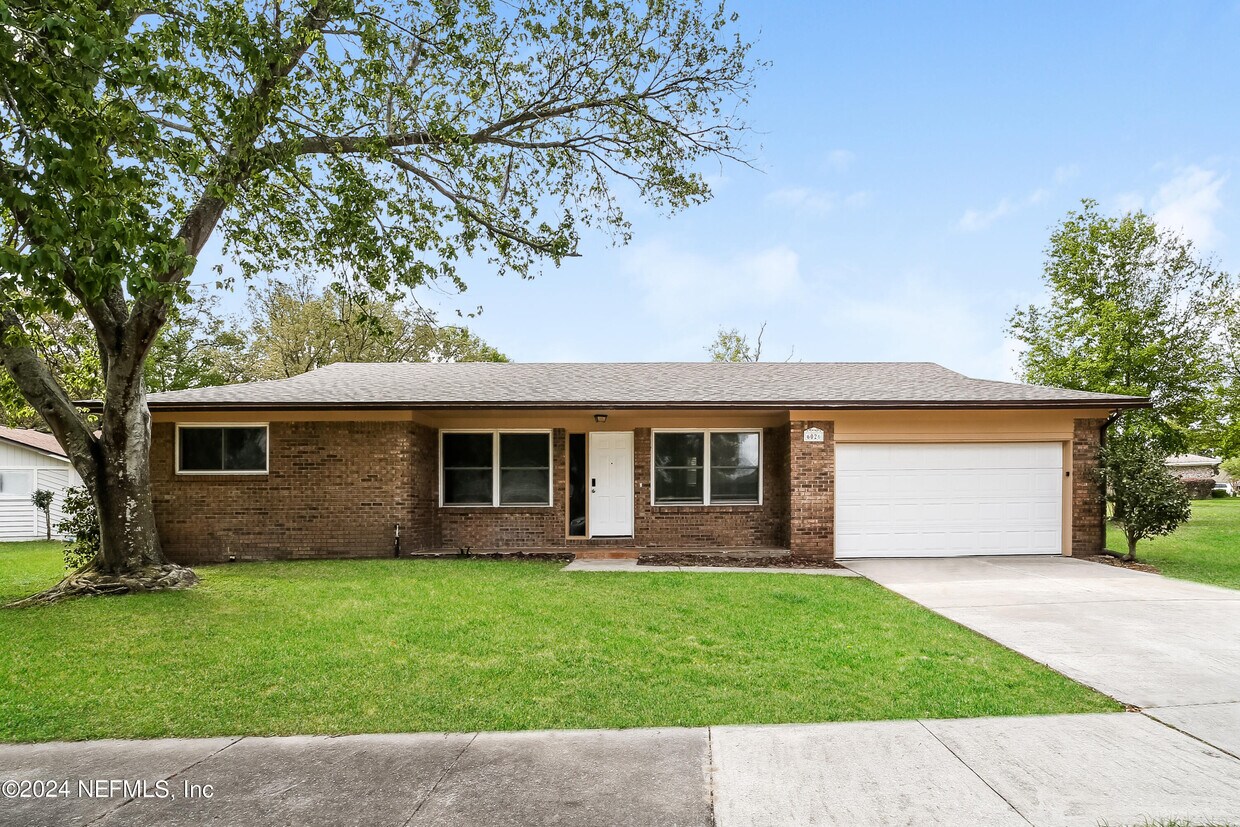 Primary Photo - 6026 Greenwillow Ct