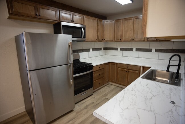 Foto del edificio - 5855 S View Rd
