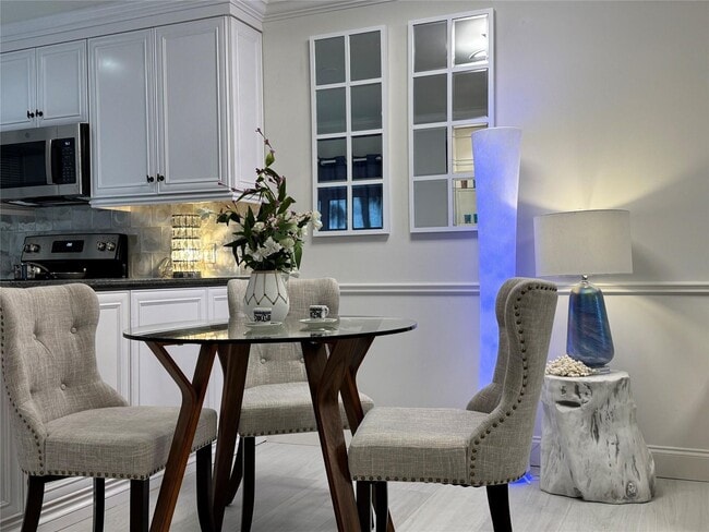 Foto del edificio - 1010 NE 8th Ave