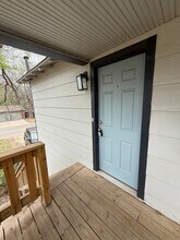 Building Photo - 1612 N Villa Ave
