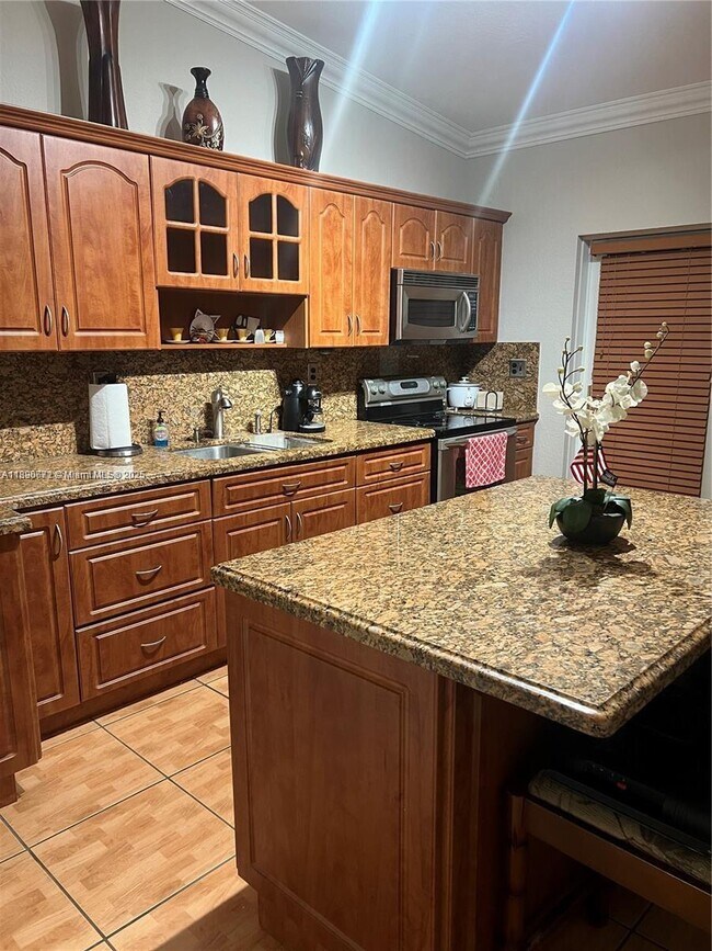 Foto del edificio - 7667 NW 182nd Ln