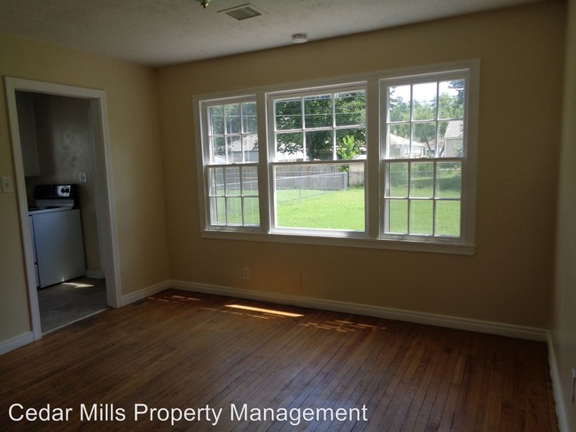 Foto del edificio - 636 S Pinecrest St