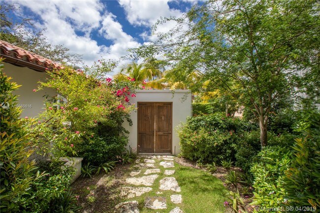 Foto del edificio - 345 Caribbean Rd