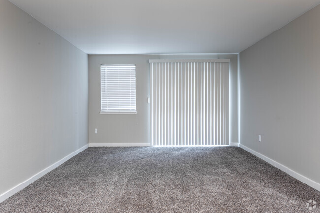 1BR, 1BA - 660 SF - Alcove