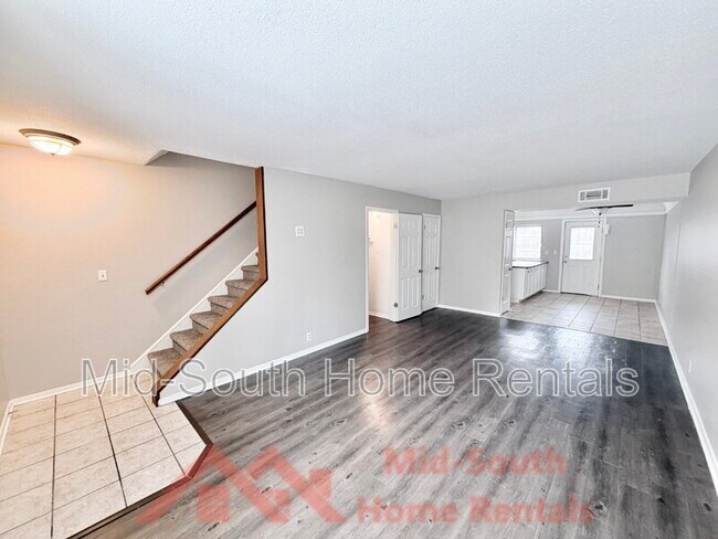 Foto del edificio - 1869 Poplar Woods Cir E
