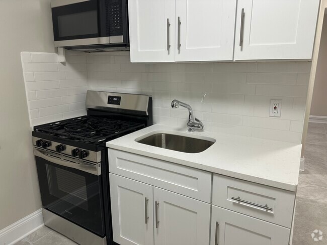 Building Photo - 411 15th St
